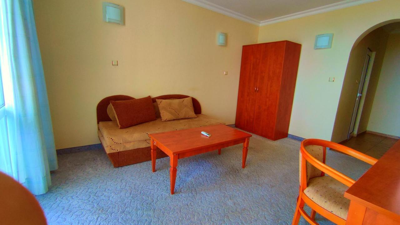 Hotel Consul Sveti Vlas Exteriör bild
